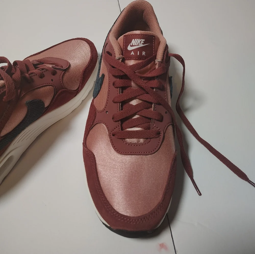 Nike Air Max SC SE Women's  Sneakers Size 9.5 - Picture 2 of 9